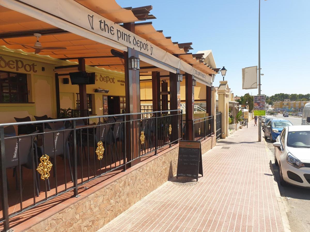 Amazing Villamartin House Sleeps 6 With Pool Villacosta 외부 사진